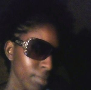 Meet your Posher, Shantale